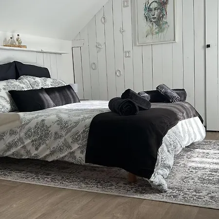 Beautiful 2-bed Lakeside In 摩洛哥传统庭院住宅 Montenay