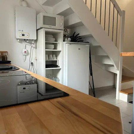 Beautiful 2-bed Lakeside In 3* Montenay