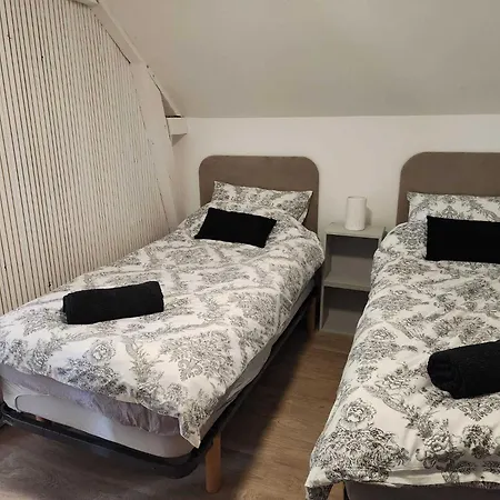 Beautiful 2-bed Lakeside In Riád 3*