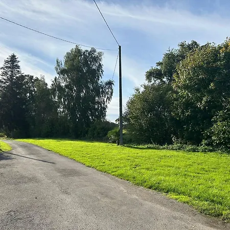 Beautiful 2-bed Lakeside In 3* Montenay