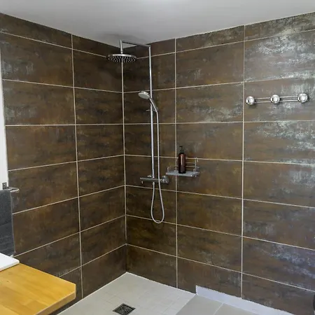 Riad Beautiful 2-bed Lakeside In 3*