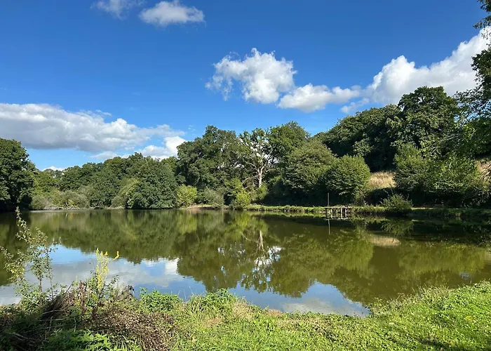 رياد Beautiful 2-bed Lakeside In