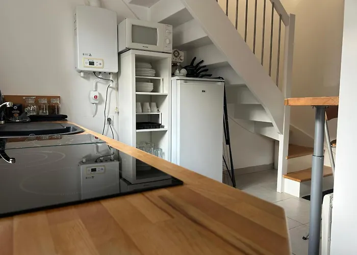 Beautiful 2-bed Lakeside In 3* Montenay