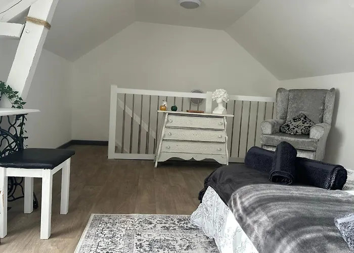 رياد Beautiful 2-bed Lakeside In