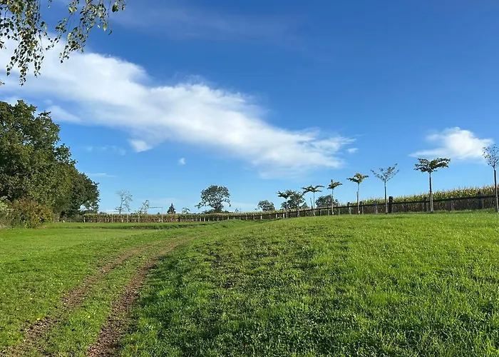 رياد Beautiful 2-bed Lakeside In 3*