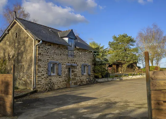 Beautiful 2-bed Lakeside In Riad Montenay