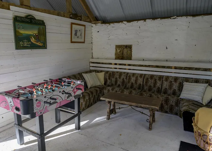 Riad Beautiful 2-bed Lakeside In